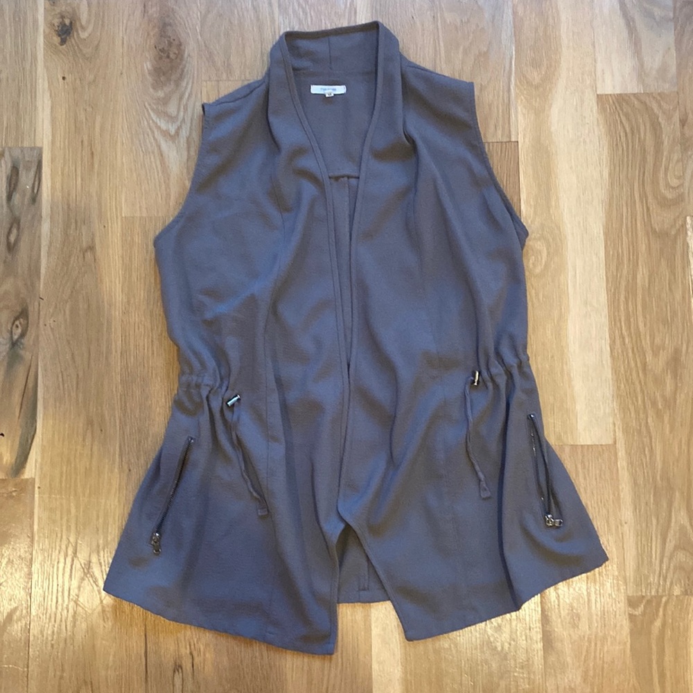Maurice’s Vest Size Medium